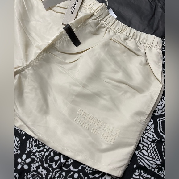 Essentials Fear of God - Picture 2 of 3